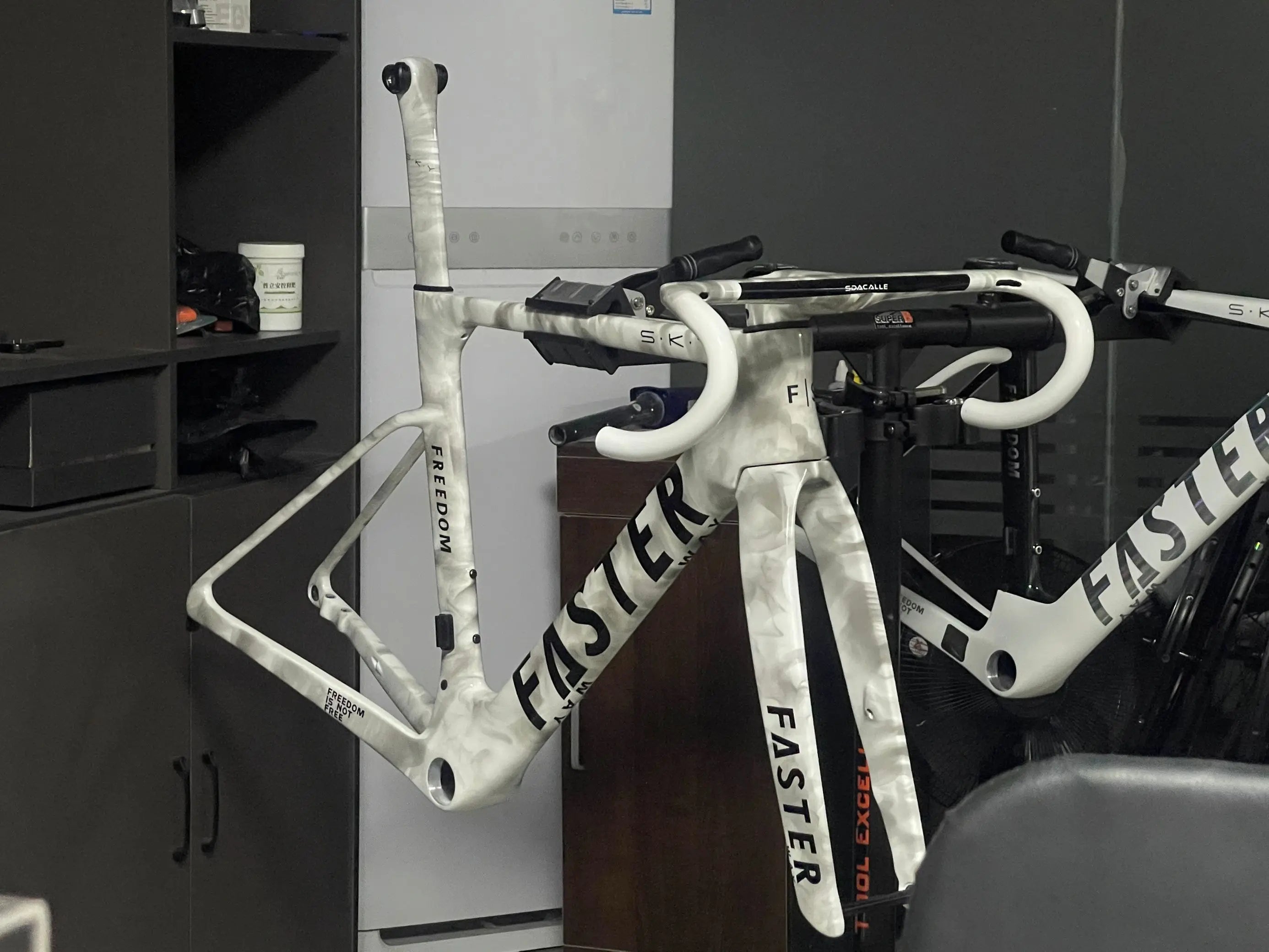 New Model T47 FASTERWAY Freedom Frameset Carbon Bike Road Frame with Fork Seatpost Clamp Headset Handlebar 32C Disc Brake